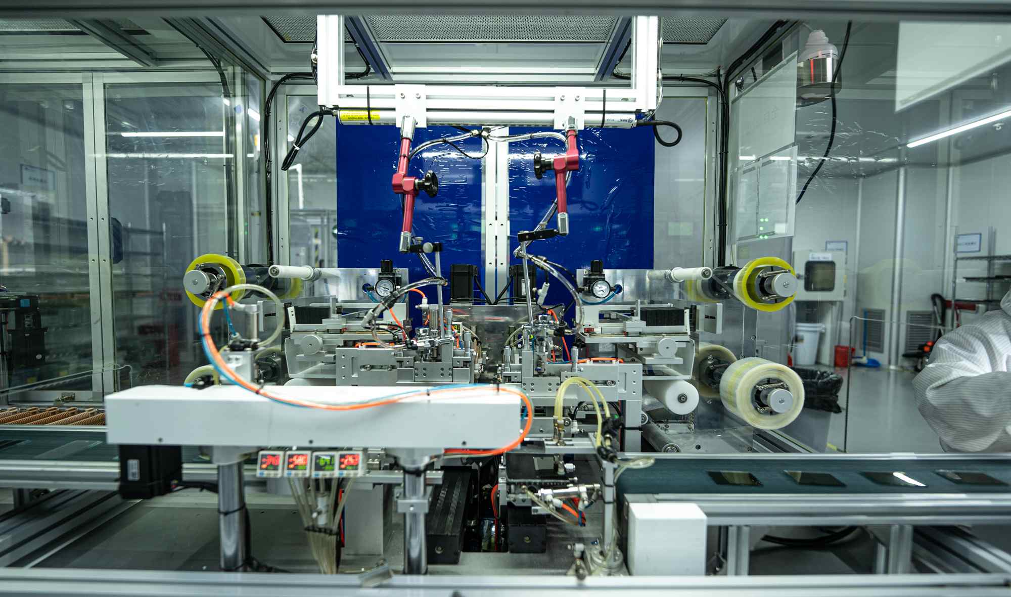 Präzisionsausrichtung und Zellmontage: Analyse von PI-Beschichtungs- und Reibprozessen in der LCD-Herstellung